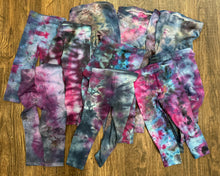 Load image into Gallery viewer, Galaxy Leggings - Glitter Stars
